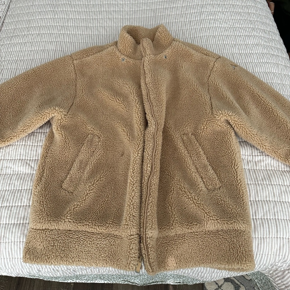 ALO Yoga Tan Teddy Sherpa Jacket